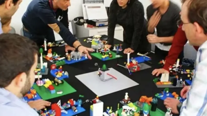 LEGO Serious Play® pour visualiser les défis systémiques